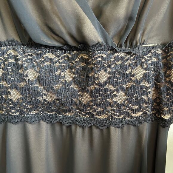 Connected Apparel Black Chemise with Lace Details - Picture 5 of 8